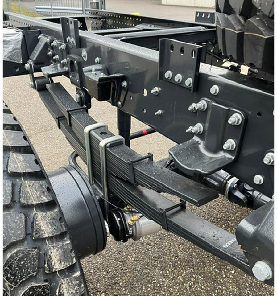 ML150E25WS 4x4 ML150E25WS 4x4, Einzelbereifung, 4x VORNANDEN! - Châssis cabine: photos 5 ML150E25WS 4x4 ML150E25WS 4x4, Einzelbereifung, 4x VORNANDEN! - Châssis cabine: photos 5