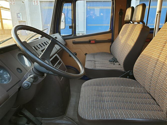 Mercedes-Benz 508 D 4x2 Doka 508 D 4x2 Doka, EX-THW - Camion à rideaux coulissants: photos 2 Mercedes-Benz 508 D 4x2 Doka 508 D 4x2 Doka, EX-THW - Camion à rideaux coulissants: photos 2