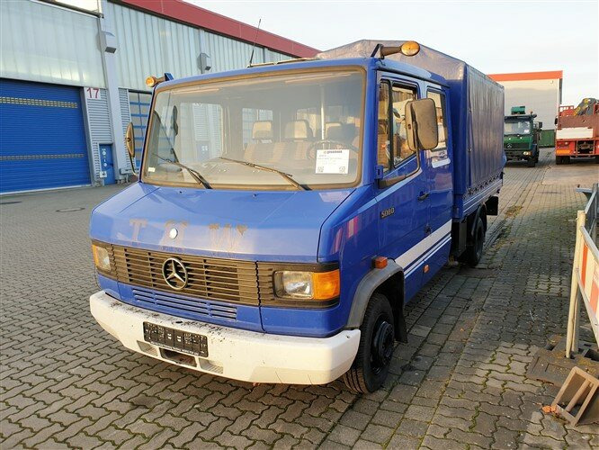 Camion à rideaux coulissants Mercedes-Benz 508 D 4x2 Doka 508 D 4x2 Doka, EX-THW: photos 8 Camion à rideaux coulissants Mercedes-Benz 508 D 4x2 Doka 508 D 4x2 Doka, EX-THW: photos 8