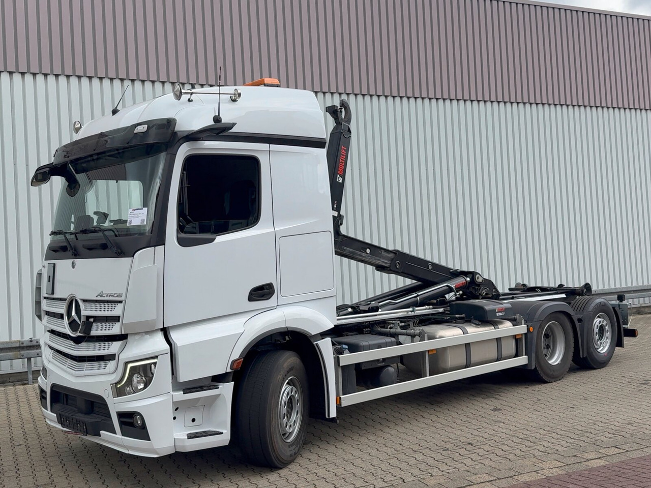 Mercedes-Benz Actros 2545 L 6x2 Actros 2545 L 6x2, Retarder, Lenk-/Liftachse, MirrorCam, MultimediaCockpit, Navi - Camion ampliroll: photos 1 Mercedes-Benz Actros 2545 L 6x2 Actros 2545 L 6x2, Retarder, Lenk-/Liftachse, MirrorCam, MultimediaCockpit, Navi - Camion ampliroll: photos 1