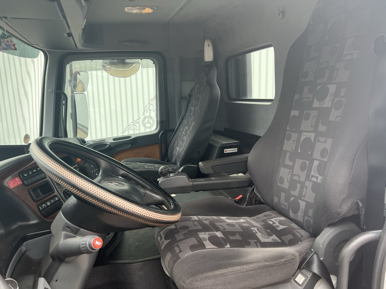 Mercedes-Benz Actros 2546 L 6x2 Actros 2546 L 6x2/48, Lift-/Lenkachse, RK 20.70 bis 7 m Container - Camion ampliroll: photos 3 Mercedes-Benz Actros 2546 L 6x2 Actros 2546 L 6x2/48, Lift-/Lenkachse, RK 20.70 bis 7 m Container - Camion ampliroll: photos 3