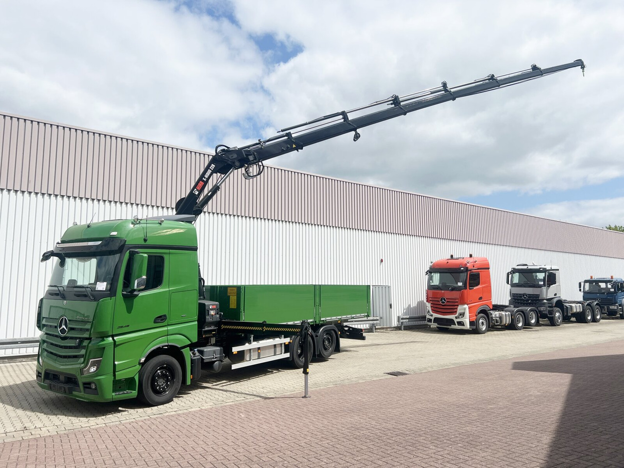Mercedes-Benz Actros 2548 L 6x2 Actros 2548 L 6x2 mit Kran Hiab X-HiDuo 228 - Camion grue: photos 1 Mercedes-Benz Actros 2548 L 6x2 Actros 2548 L 6x2 mit Kran Hiab X-HiDuo 228 - Camion grue: photos 1