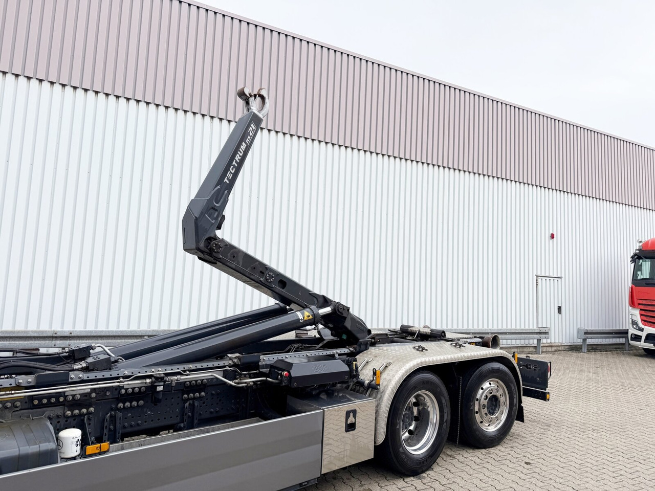Mercedes-Benz Actros 2552 L 6x2 Actros 2552 L 6x2, Lenk/Lift, Retarder, GigaSpace, LED, Motorabtrieb, Meiller Tectrum, Funk - Camion ampliroll: photos 3 Mercedes-Benz Actros 2552 L 6x2 Actros 2552 L 6x2, Lenk/Lift, Retarder, GigaSpace, LED, Motorabtrieb, Meiller Tectrum, Funk - Camion ampliroll: photos 3