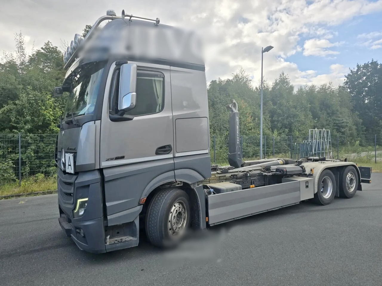 Mercedes-Benz Actros 2552 L 6x2 Actros 2552 L 6x2, Lenk/Lift, Retarder, GigaSpace, LED, Motorabtrieb, Meiller Tectrum, Funk - Camion ampliroll: photos 1 Mercedes-Benz Actros 2552 L 6x2 Actros 2552 L 6x2, Lenk/Lift, Retarder, GigaSpace, LED, Motorabtrieb, Meiller Tectrum, Funk - Camion ampliroll: photos 1