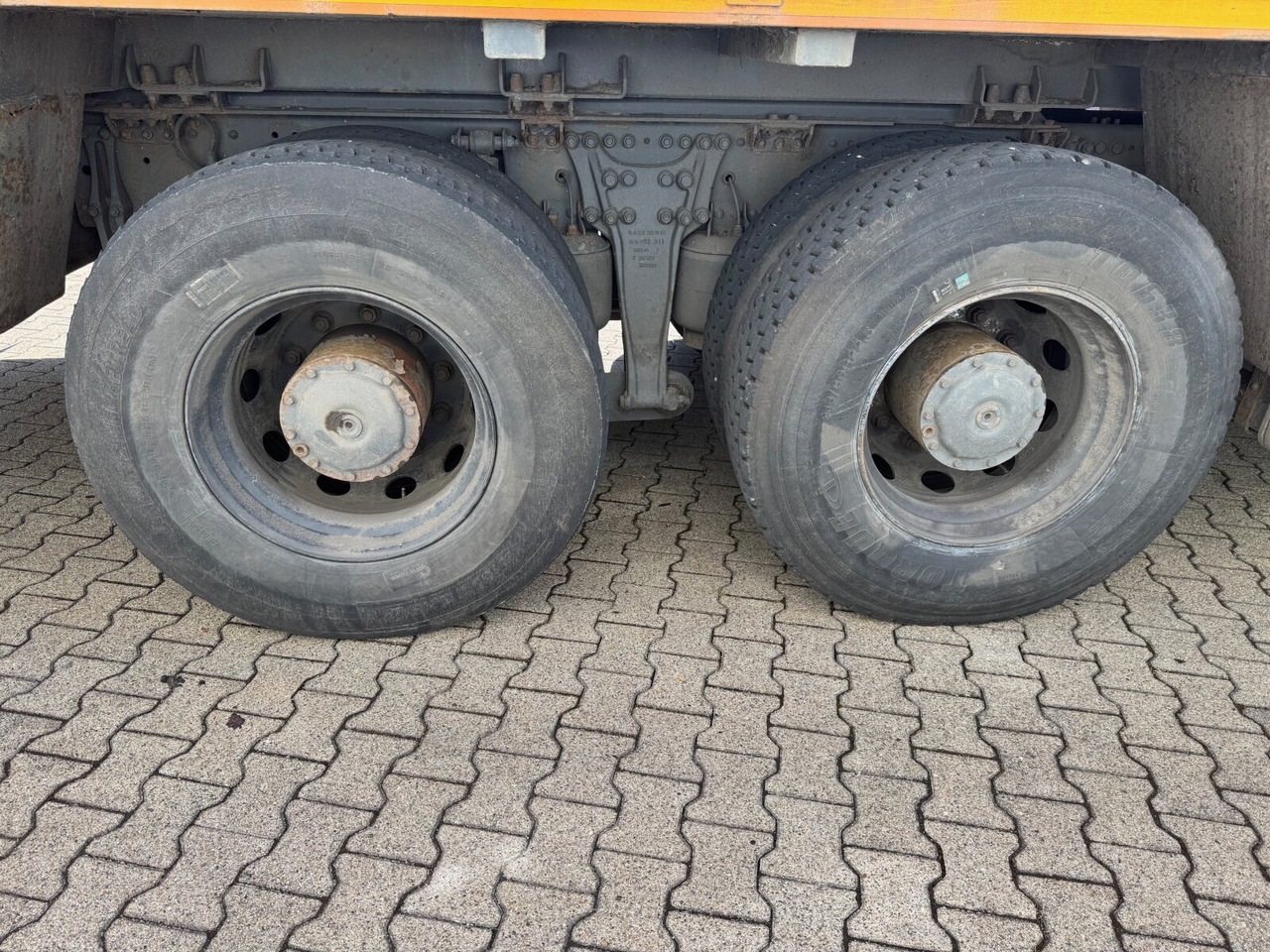 Mercedes-Benz Actros 2641/48 L 6x4 Actros 2641/48 L 6x4 - Châssis cabine: photos 3 Mercedes-Benz Actros 2641/48 L 6x4 Actros 2641/48 L 6x4 - Châssis cabine: photos 3