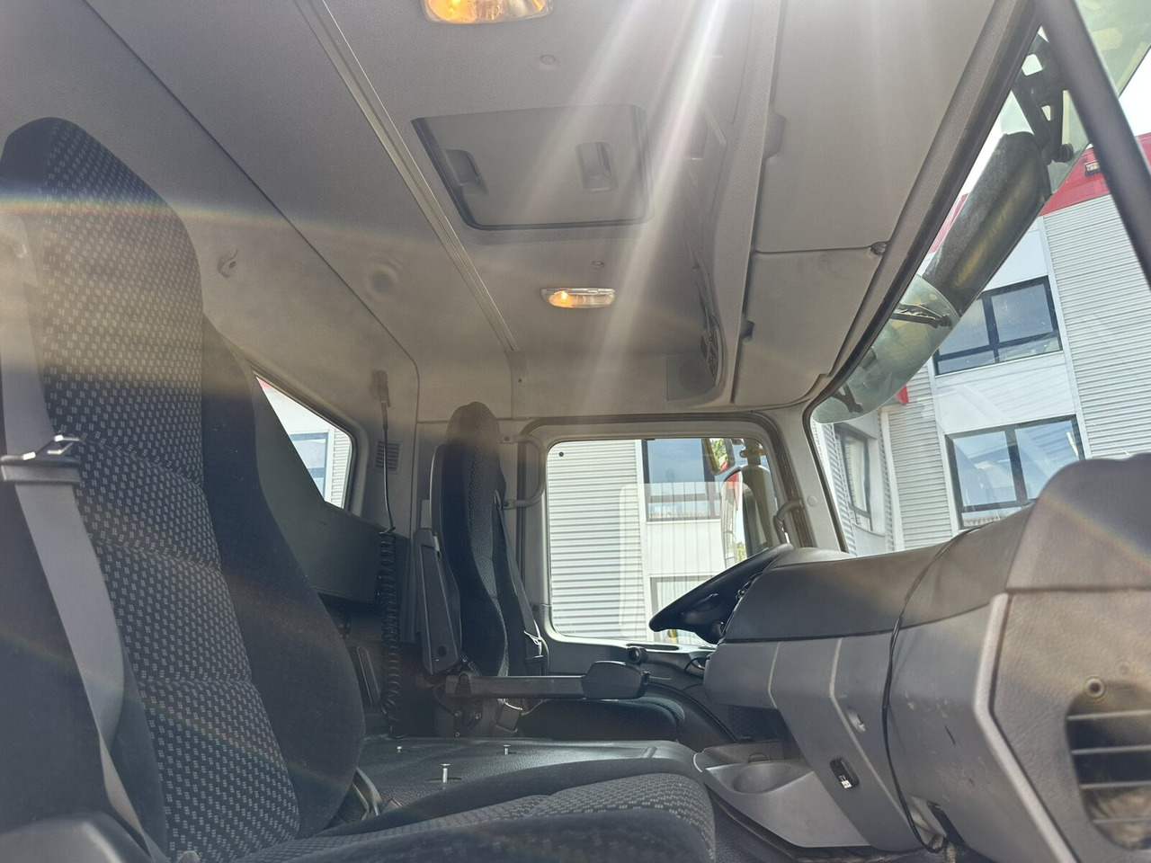 Mercedes-Benz Actros 3348 AK 6x6 Actros 3348 AK 6x6, Bordmatik links - Camion benne: photos 5 Mercedes-Benz Actros 3348 AK 6x6 Actros 3348 AK 6x6, Bordmatik links - Camion benne: photos 5