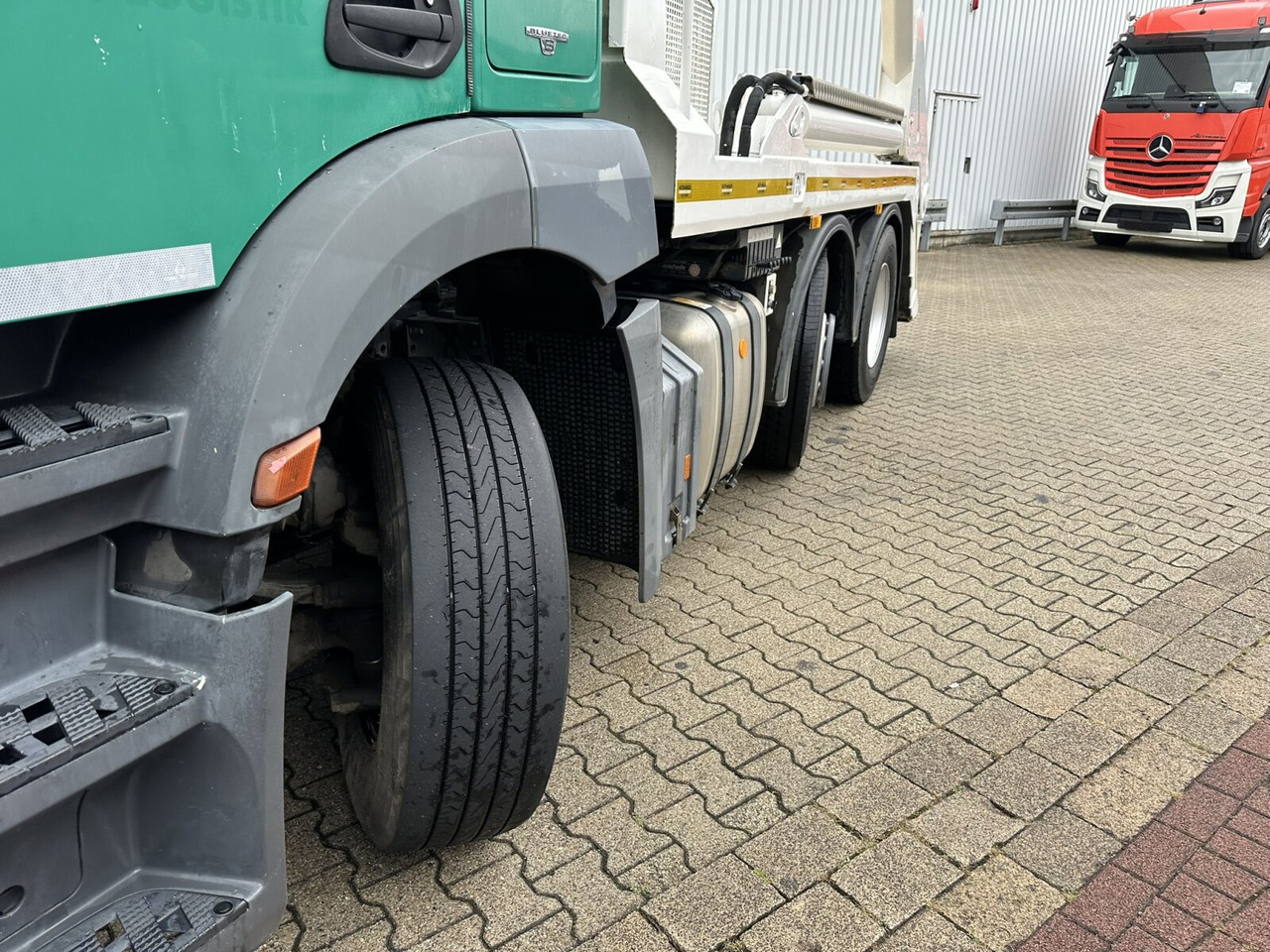 Camion multibenne Mercedes-Benz Antos 2540 L 6x2 Antos 2540 L 6x2, Vorlauflenk-/Liftachse, Teleabsetzer: photos 15 Camion multibenne Mercedes-Benz Antos 2540 L 6x2 Antos 2540 L 6x2, Vorlauflenk-/Liftachse, Teleabsetzer: photos 15