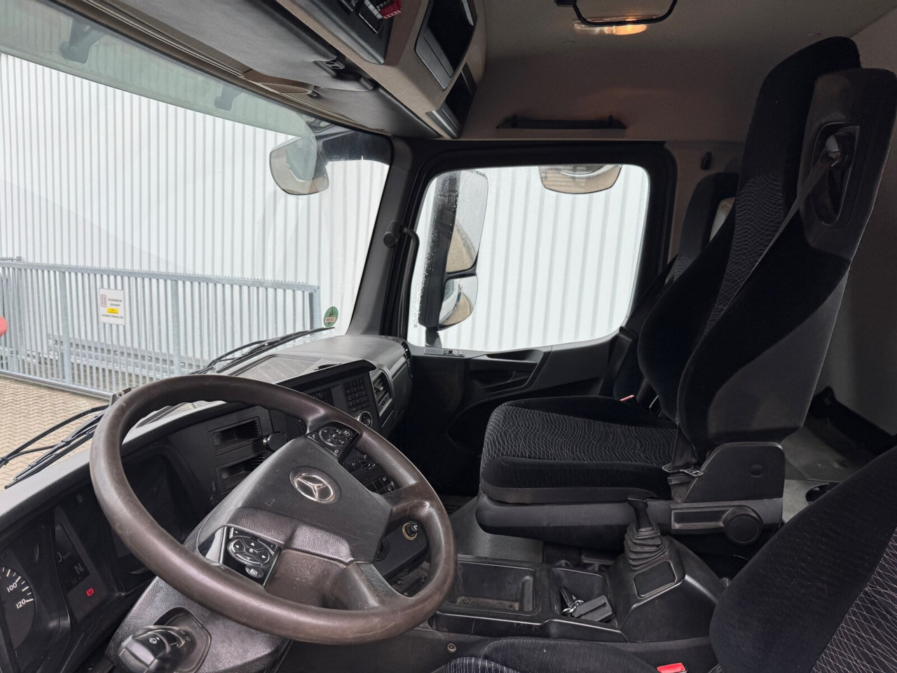 Mercedes-Benz Arocs 1833 AK 4x4 Arocs 1833 AK 4x4, Meiller 3-S-Kipper, Bordmatik - Camion benne: photos 4 Mercedes-Benz Arocs 1833 AK 4x4 Arocs 1833 AK 4x4, Meiller 3-S-Kipper, Bordmatik - Camion benne: photos 4