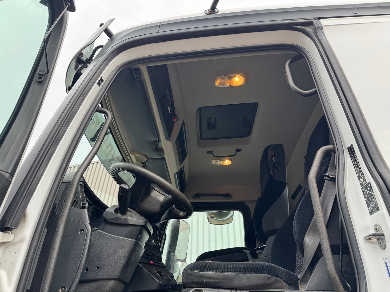 Mercedes-Benz Arocs 1833 AK 4x4 Arocs 1833 AK 4x4, Meiller 3-S-Kipper, Bordmatik - Camion benne: photos 3 Mercedes-Benz Arocs 1833 AK 4x4 Arocs 1833 AK 4x4, Meiller 3-S-Kipper, Bordmatik - Camion benne: photos 3