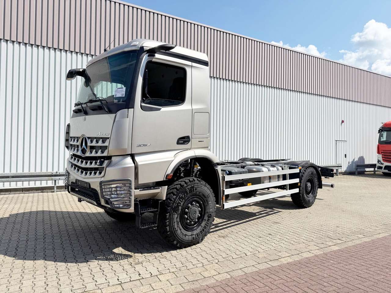 Mercedes-Benz Arocs 2053 A 4x4 Arocs 2053 A 4x4, Grounder, MirrorCam, Multimedia Cockpit, Navi - Châssis cabine: photos 1 Mercedes-Benz Arocs 2053 A 4x4 Arocs 2053 A 4x4, Grounder, MirrorCam, Multimedia Cockpit, Navi - Châssis cabine: photos 1