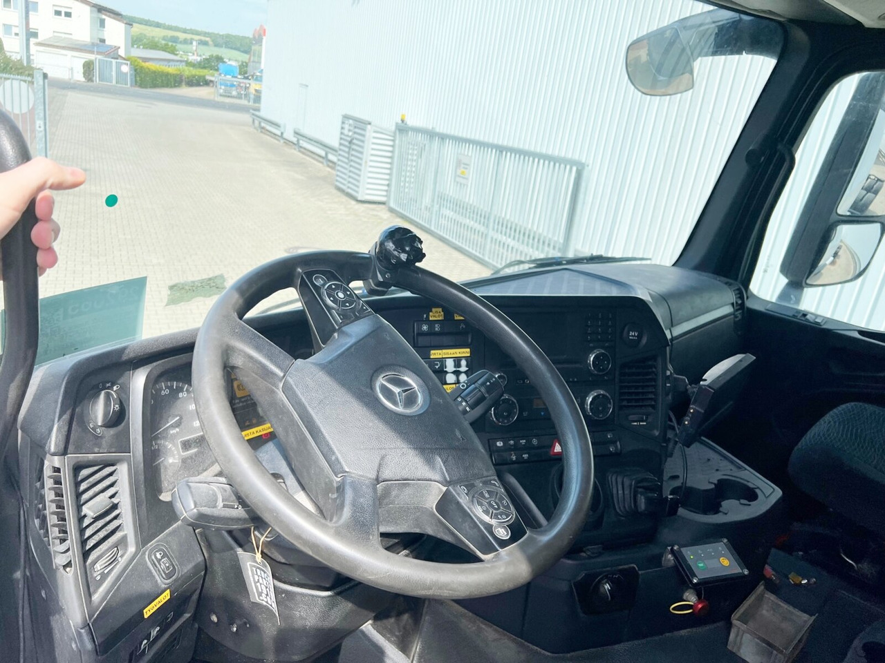 Mercedes-Benz Arocs 2642/45 K 6x4 Arocs 2642/45 K 6x4/33 , Retarder, Motorabtrieb - Camion ampliroll: photos 2 Mercedes-Benz Arocs 2642/45 K 6x4 Arocs 2642/45 K 6x4/33 , Retarder, Motorabtrieb - Camion ampliroll: photos 2