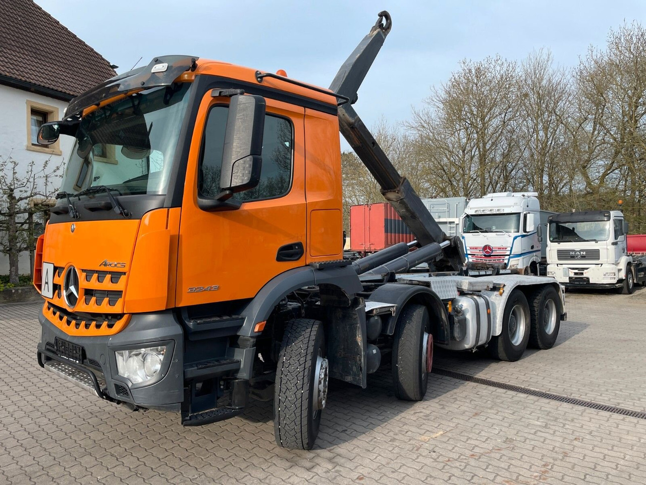 Mercedes-Benz Arocs 3243 LK 8x4/4 Arocs 3243 LK 8x4/4, Motorabtrieb - Camion ampliroll: photos 1 Mercedes-Benz Arocs 3243 LK 8x4/4 Arocs 3243 LK 8x4/4, Motorabtrieb - Camion ampliroll: photos 1