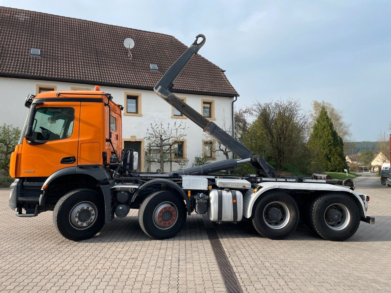 Mercedes-Benz Arocs 3243 LK 8x4/4 Arocs 3243 LK 8x4/4, Motorabtrieb - Camion ampliroll: photos 2 Mercedes-Benz Arocs 3243 LK 8x4/4 Arocs 3243 LK 8x4/4, Motorabtrieb - Camion ampliroll: photos 2