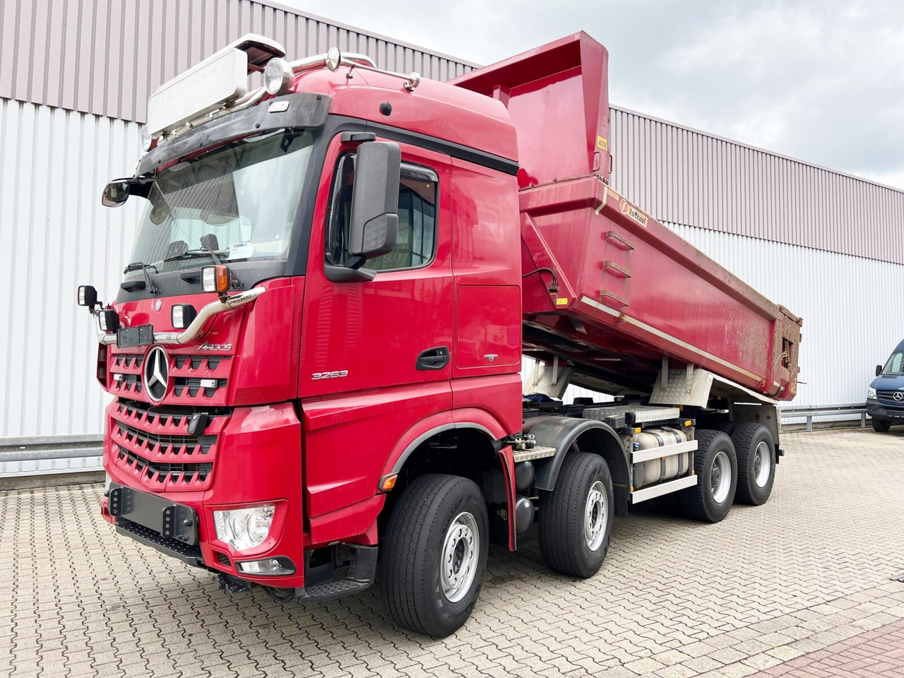 Mercedes-Benz Arocs 3263 8x4/4 Arocs 3263 8x4/4, Retarder, Stahlmulde ca.14m³, Hydr. Heckklappe - Camion benne: photos 1 Mercedes-Benz Arocs 3263 8x4/4 Arocs 3263 8x4/4, Retarder, Stahlmulde ca.14m³, Hydr. Heckklappe - Camion benne: photos 1