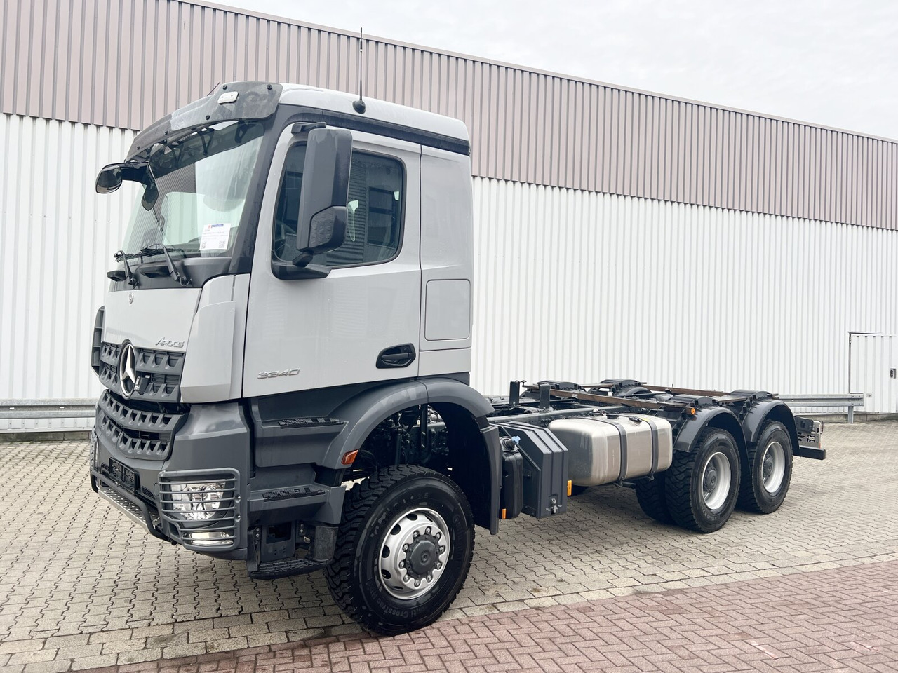 Mercedes-Benz Arocs 3340/46 A 6x6 Arocs 3340/46 A 6x6, Grounder - Châssis cabine: photos 1 Mercedes-Benz Arocs 3340/46 A 6x6 Arocs 3340/46 A 6x6, Grounder - Châssis cabine: photos 1