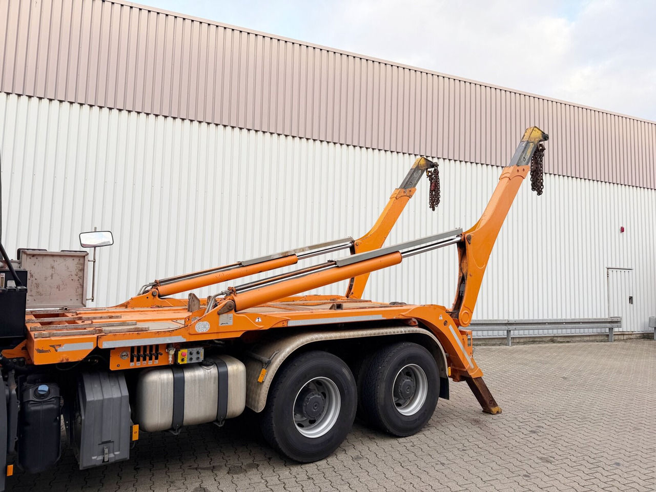 Mercedes-Benz Arocs 3353 K 6x4 Arocs 3353 K 6x4, Grounder, Retarder, Tele-Absetzer, Funk - Camion multibenne: photos 2 Mercedes-Benz Arocs 3353 K 6x4 Arocs 3353 K 6x4, Grounder, Retarder, Tele-Absetzer, Funk - Camion multibenne: photos 2