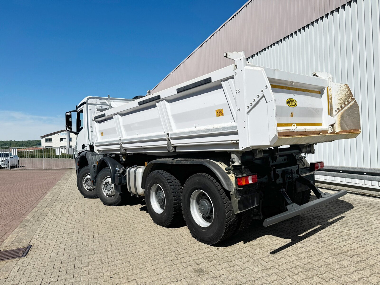 Mercedes-Benz Arocs 4142 K 8x4/4 Arocs 4142 K 8x4/4, Meiller Bordmatik links - Camion benne: photos 5 Mercedes-Benz Arocs 4142 K 8x4/4 Arocs 4142 K 8x4/4, Meiller Bordmatik links - Camion benne: photos 5