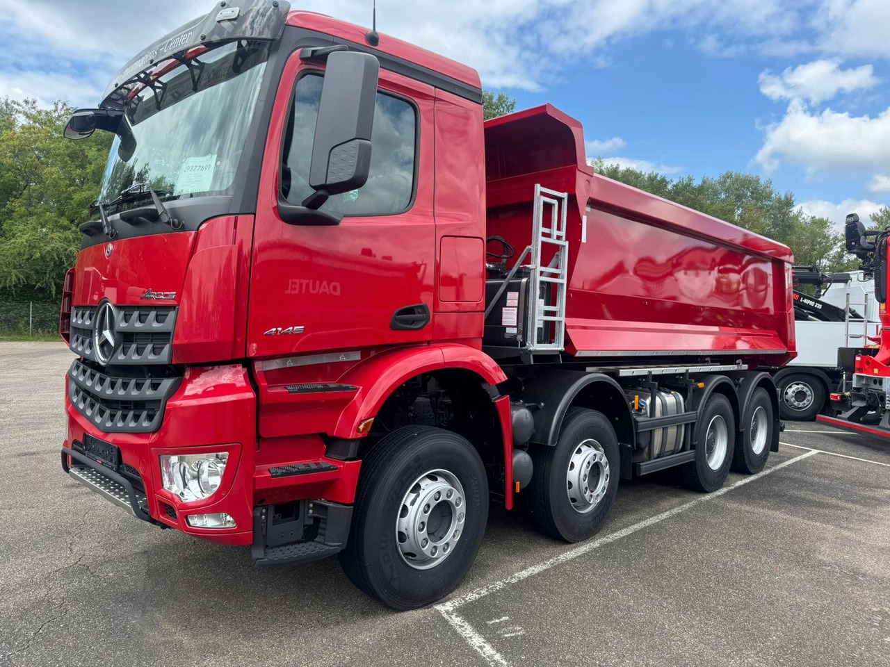 Mercedes-Benz Arocs 4145 K 8x4/4 Arocs 4145 K 8x4/4, Grounder, MultimediaCockpit, Navi, Stahlmulde ca. 16m³ - Tombereau: photos 1 Mercedes-Benz Arocs 4145 K 8x4/4 Arocs 4145 K 8x4/4, Grounder, MultimediaCockpit, Navi, Stahlmulde ca. 16m³ - Tombereau: photos 1