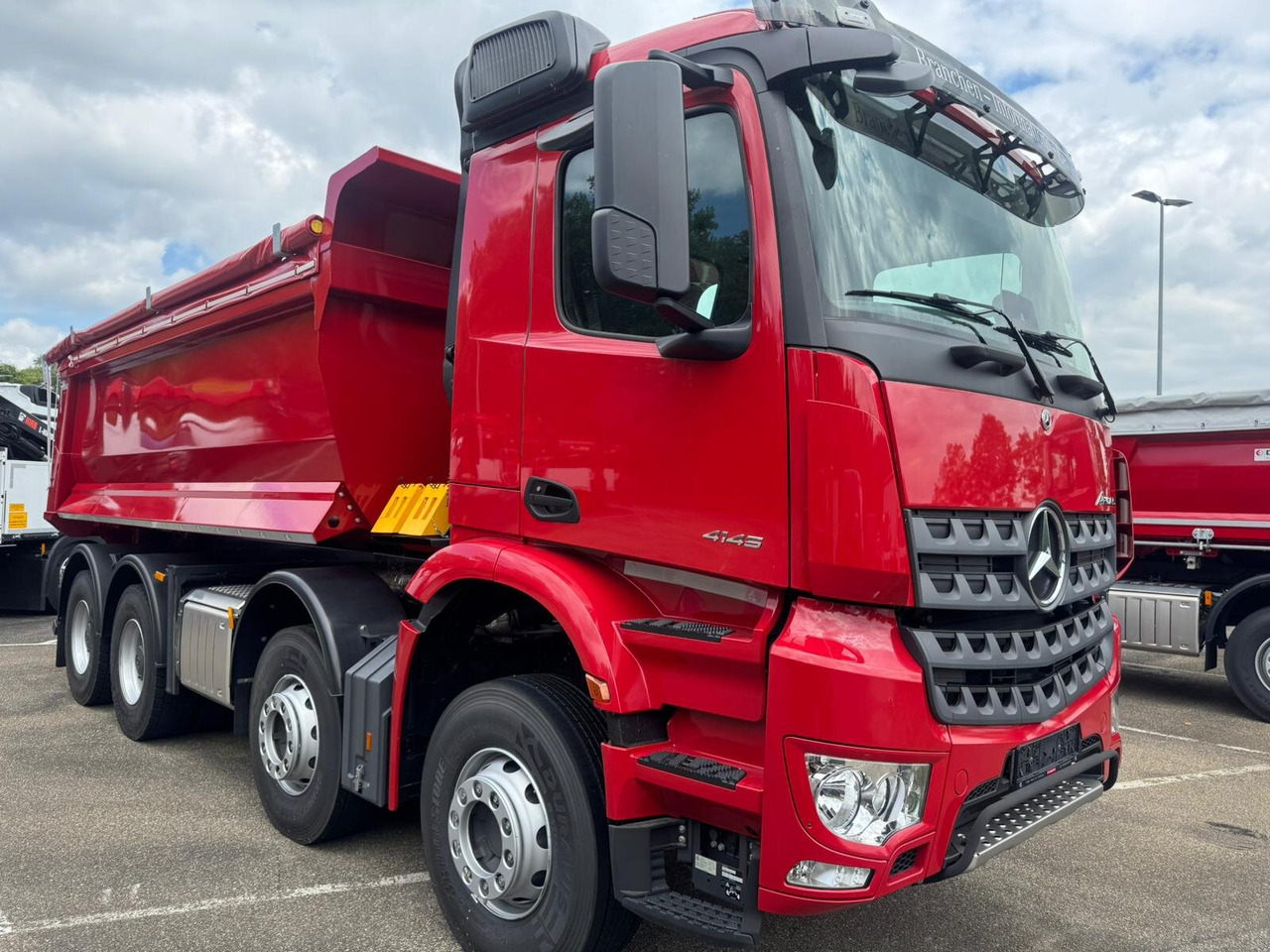 Mercedes-Benz Arocs 4145 K 8x4/4 Arocs 4145 K 8x4/4, Grounder, MultimediaCockpit, Navi, Stahlmulde ca. 16m³ - Tombereau: photos 3 Mercedes-Benz Arocs 4145 K 8x4/4 Arocs 4145 K 8x4/4, Grounder, MultimediaCockpit, Navi, Stahlmulde ca. 16m³ - Tombereau: photos 3