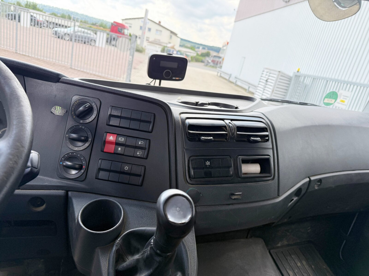 Mercedes-Benz Atego 1223 K 4x2 Atego 1223 K 4x2, 2x AHK - Camion benne: photos 5 Mercedes-Benz Atego 1223 K 4x2 Atego 1223 K 4x2, 2x AHK - Camion benne: photos 5