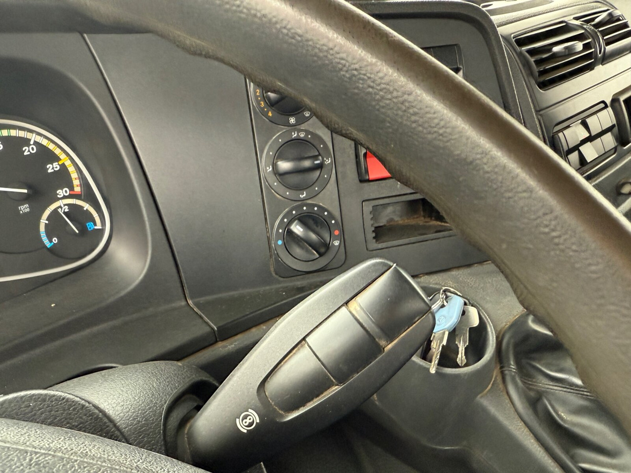 Mercedes-Benz Atego 1224 K 4x2 Atego 1224 K 4x2, Meiller 3-S-Kipper  2x AHK Öl - Camion benne: photos 5 Mercedes-Benz Atego 1224 K 4x2 Atego 1224 K 4x2, Meiller 3-S-Kipper  2x AHK Öl - Camion benne: photos 5