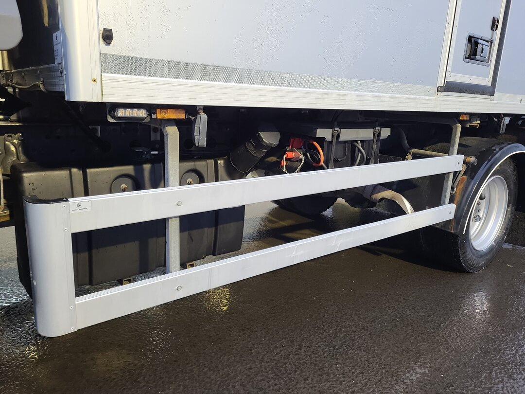 Mercedes-Benz Atego 1330 4x4 Atego 1330 4x4, Iso-Koffer mit Heizung und LBW - Camion fourgon: photos 4 Mercedes-Benz Atego 1330 4x4 Atego 1330 4x4, Iso-Koffer mit Heizung und LBW - Camion fourgon: photos 4