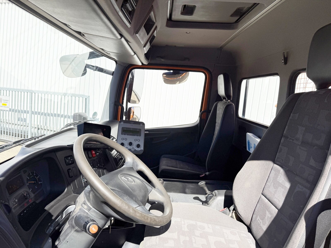Mercedes-Benz Atego 1624 AK 4x4 Atego 1624 AK 4x4, Winterdienstausstattung - Camion benne: photos 3 Mercedes-Benz Atego 1624 AK 4x4 Atego 1624 AK 4x4, Winterdienstausstattung - Camion benne: photos 3
