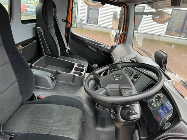 Mercedes-Benz Atego 1630 AK 4x4 Atego 1630 AK 4x4, 2x Nebenantrieb, Rechtslenker - Châssis cabine: photos 4 Mercedes-Benz Atego 1630 AK 4x4 Atego 1630 AK 4x4, 2x Nebenantrieb, Rechtslenker - Châssis cabine: photos 4