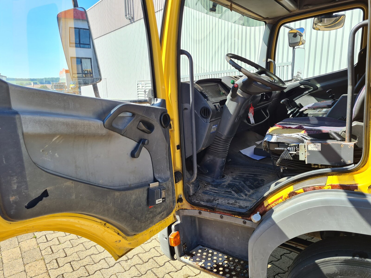 Photo d'intérieur 1: Crédit-bail Mercedes-Benz Atego 815 K 4x2 Atego 815 K 4x2 Mercedes-Benz Atego 815 K 4x2 Atego 815 K 4x2