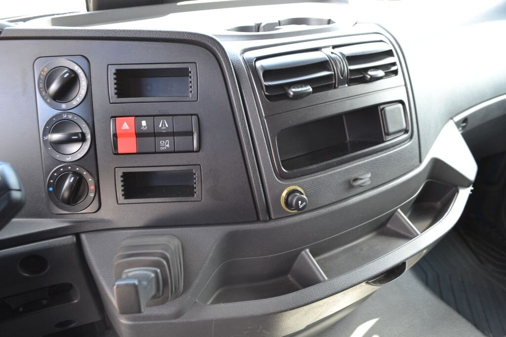 Mercedes-Benz Atego 816 4x2 Atego 816 4x2, City-Abroller - Camion ampliroll: photos 4 Mercedes-Benz Atego 816 4x2 Atego 816 4x2, City-Abroller - Camion ampliroll: photos 4