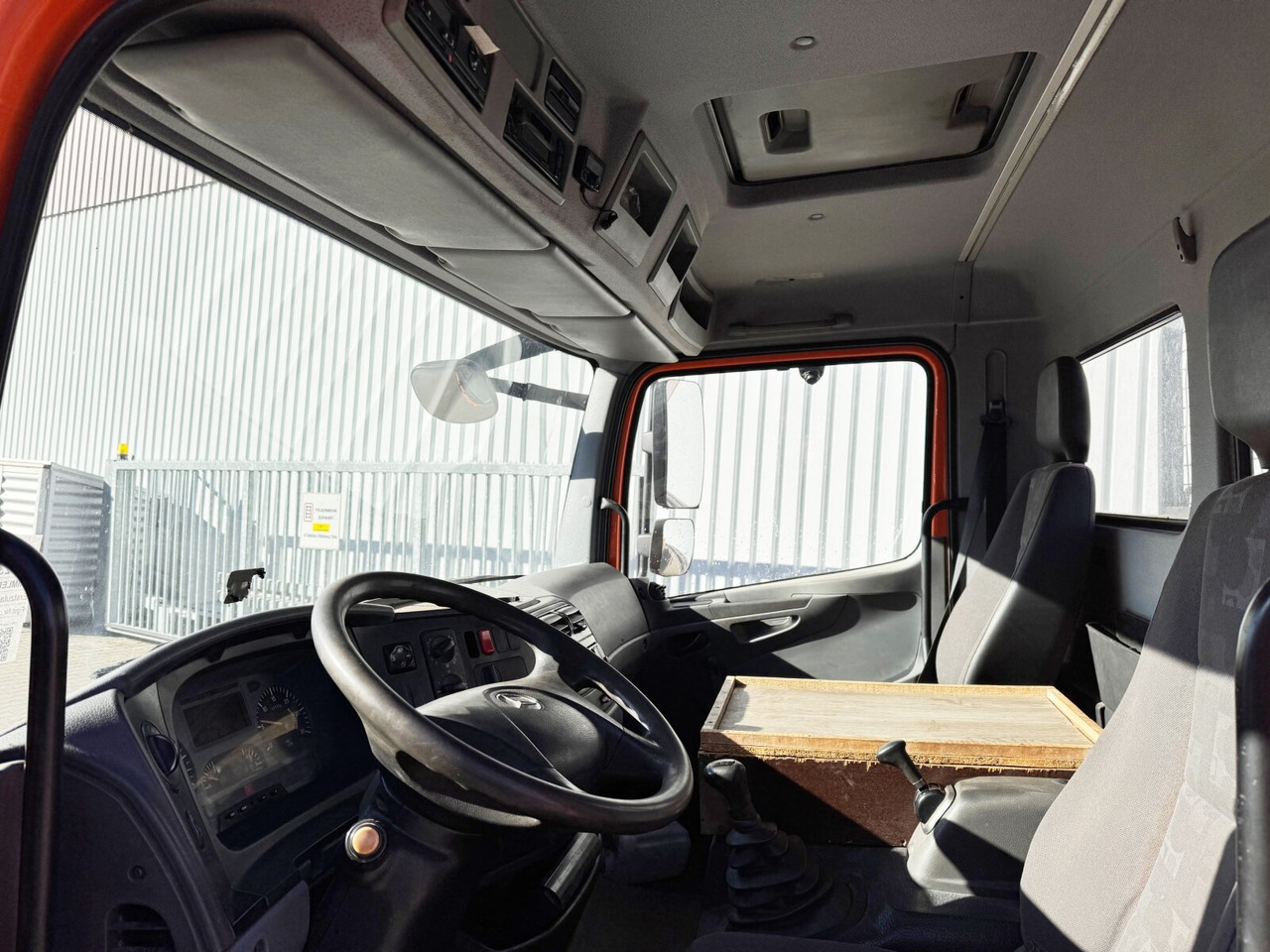 Mercedes-Benz Atego 818 K 4x2 Atego 818 K 4x2, 2x AHK - Camion benne: photos 2 Mercedes-Benz Atego 818 K 4x2 Atego 818 K 4x2, 2x AHK - Camion benne: photos 2