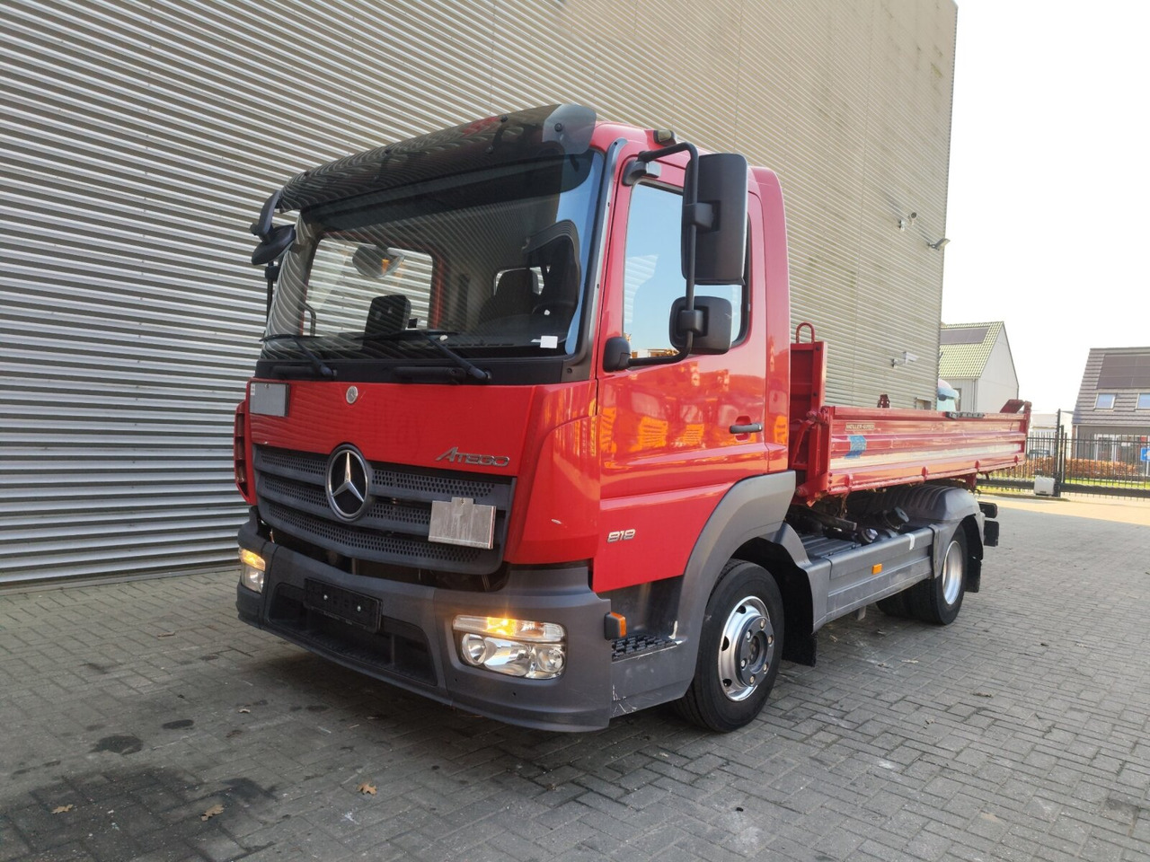 Mercedes-Benz Atego 818 K 4x2 Atego 818 K 4x2, Meiller-Kipper, 2 x AHK - Camion benne: photos 1 Mercedes-Benz Atego 818 K 4x2 Atego 818 K 4x2, Meiller-Kipper, 2 x AHK - Camion benne: photos 1