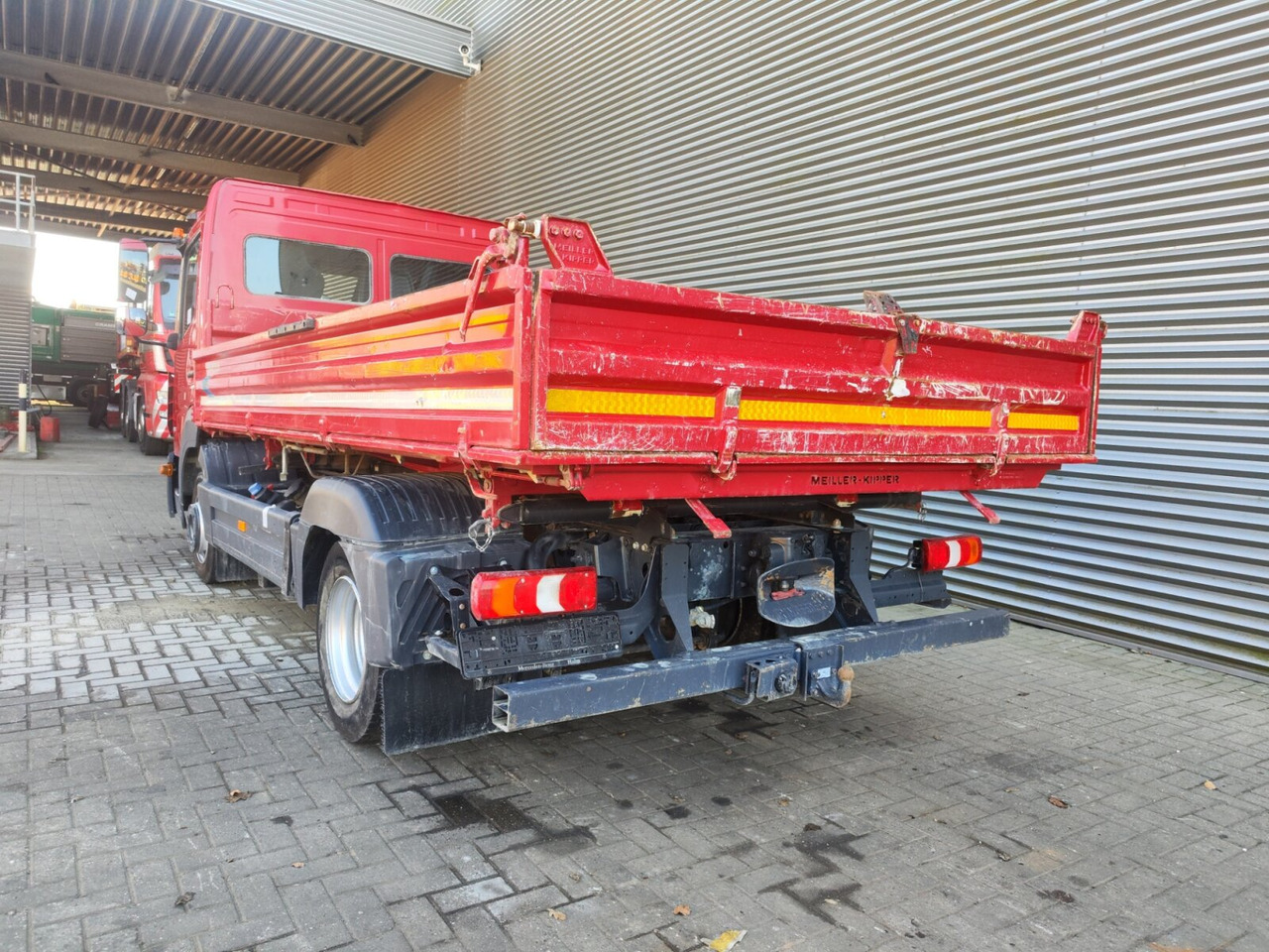 Mercedes-Benz Atego 818 K 4x2 Atego 818 K 4x2, Meiller-Kipper, 2 x AHK - Camion benne: photos 3 Mercedes-Benz Atego 818 K 4x2 Atego 818 K 4x2, Meiller-Kipper, 2 x AHK - Camion benne: photos 3