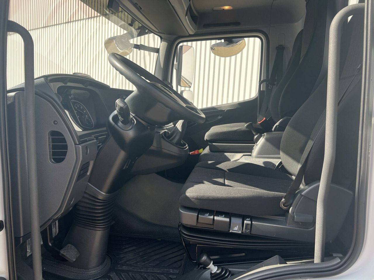 Mercedes-Benz Atego 818 K 4x2 Atego 818 K 4x2, mehrfach Vorhanden! - Châssis cabine: photos 5 Mercedes-Benz Atego 818 K 4x2 Atego 818 K 4x2, mehrfach Vorhanden! - Châssis cabine: photos 5