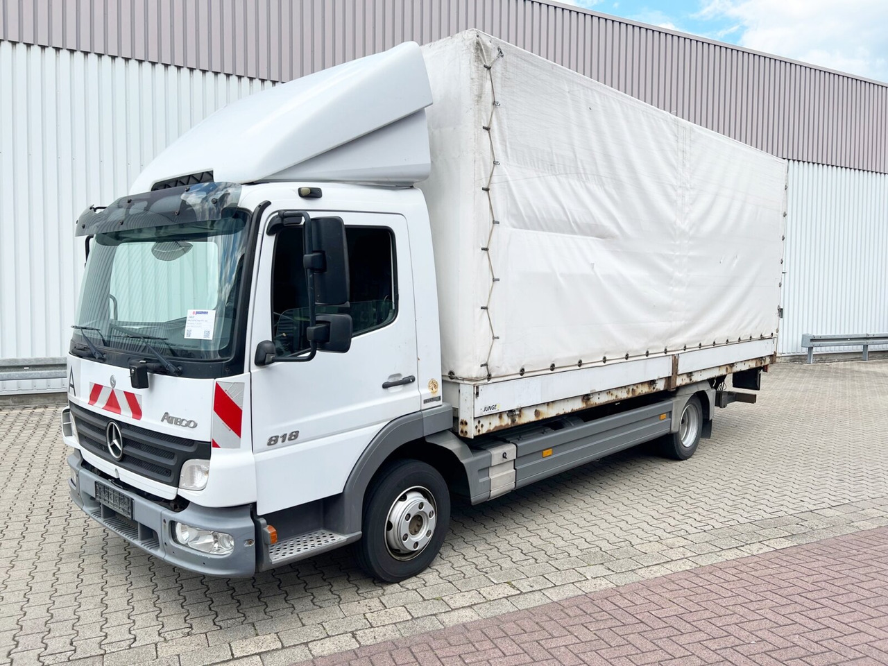 Mercedes-Benz Atego 818 L 4x2 Atego 818 L 4x2 mit LBW BÄR - Camion à rideaux coulissants: photos 1 Mercedes-Benz Atego 818 L 4x2 Atego 818 L 4x2 mit LBW BÄR - Camion à rideaux coulissants: photos 1