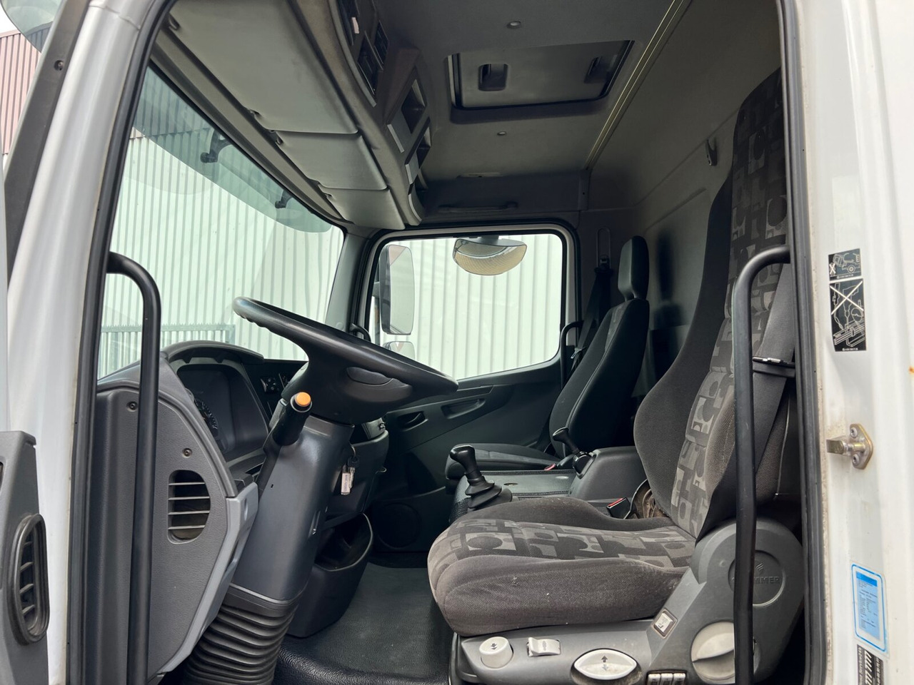 Mercedes-Benz Atego 818 L 4x2 Atego 818 L 4x2 mit LBW BÄR - Camion à rideaux coulissants: photos 3 Mercedes-Benz Atego 818 L 4x2 Atego 818 L 4x2 mit LBW BÄR - Camion à rideaux coulissants: photos 3
