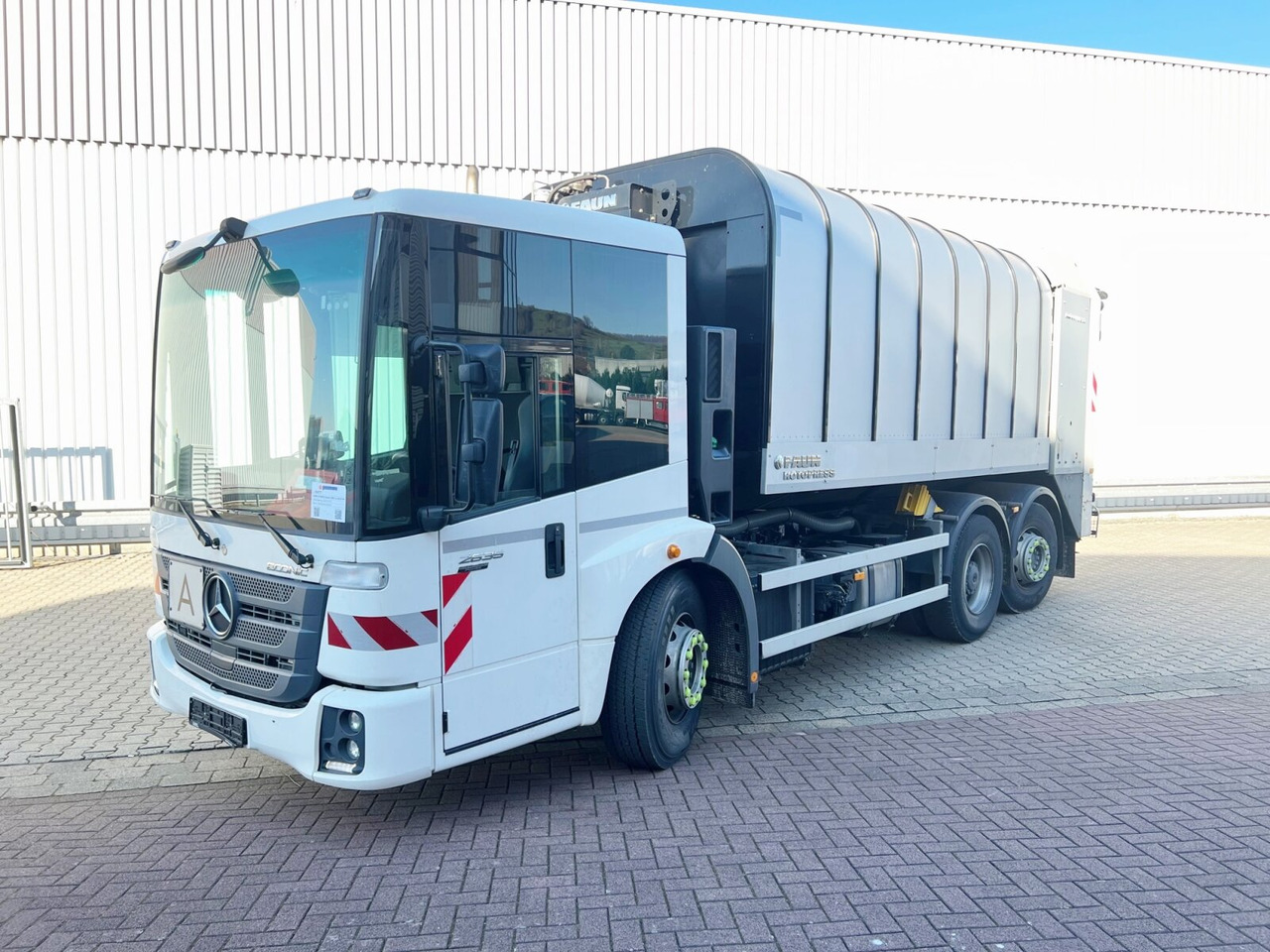Mercedes-Benz Econic 2635 LL 6x2/4 NLA Econic 2635 LL 6x2/4 NLA, Lenkachse, FAUN Rotopress 521L, Zöller-Schüttung - Châssis cabine: photos 1 Mercedes-Benz Econic 2635 LL 6x2/4 NLA Econic 2635 LL 6x2/4 NLA, Lenkachse, FAUN Rotopress 521L, Zöller-Schüttung - Châssis cabine: photos 1
