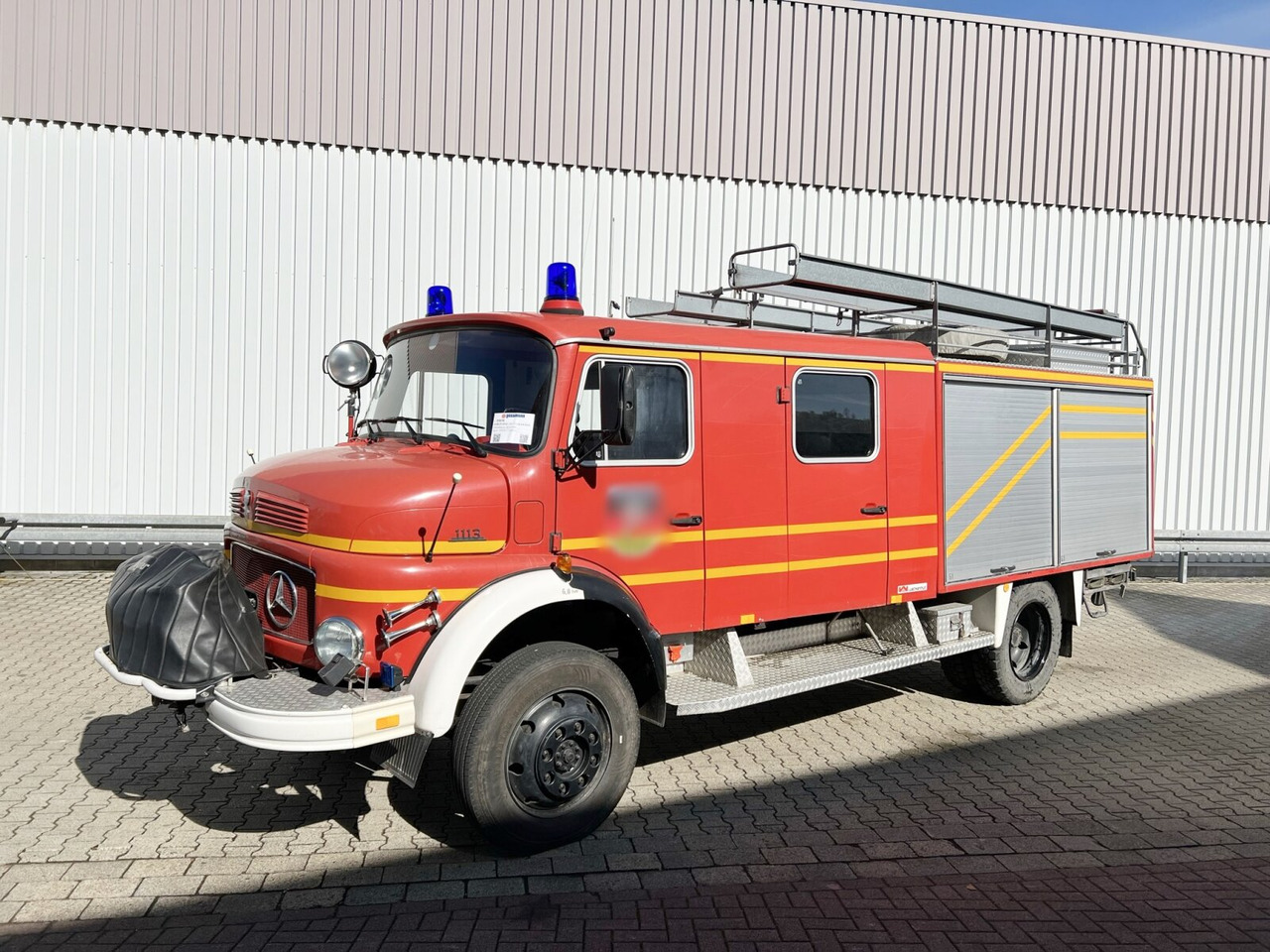 Mercedes-Benz LAF 1113 B 4x4 Doka LAF 1113 B 4x4 Doka, LF 16 TS - Camion de pompier: photos 1 Mercedes-Benz LAF 1113 B 4x4 Doka LAF 1113 B 4x4 Doka, LF 16 TS - Camion de pompier: photos 1