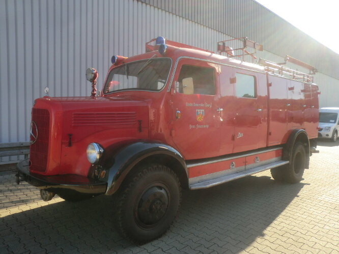 Mercedes-Benz - LAF 311 4x4 LAF 311 4x4 LF16, Feuerwehr - Camion de pompier: photos 1 Mercedes-Benz - LAF 311 4x4 LAF 311 4x4 LF16, Feuerwehr - Camion de pompier: photos 1