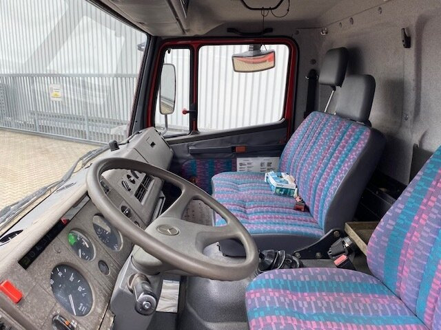 Mercedes-Benz LK 814 F 4x2 LK 814 F 4x2, Ziegler RW1, 6-Zylinder Motor - Camion de pompier: photos 5 Mercedes-Benz LK 814 F 4x2 LK 814 F 4x2, Ziegler RW1, 6-Zylinder Motor - Camion de pompier: photos 5