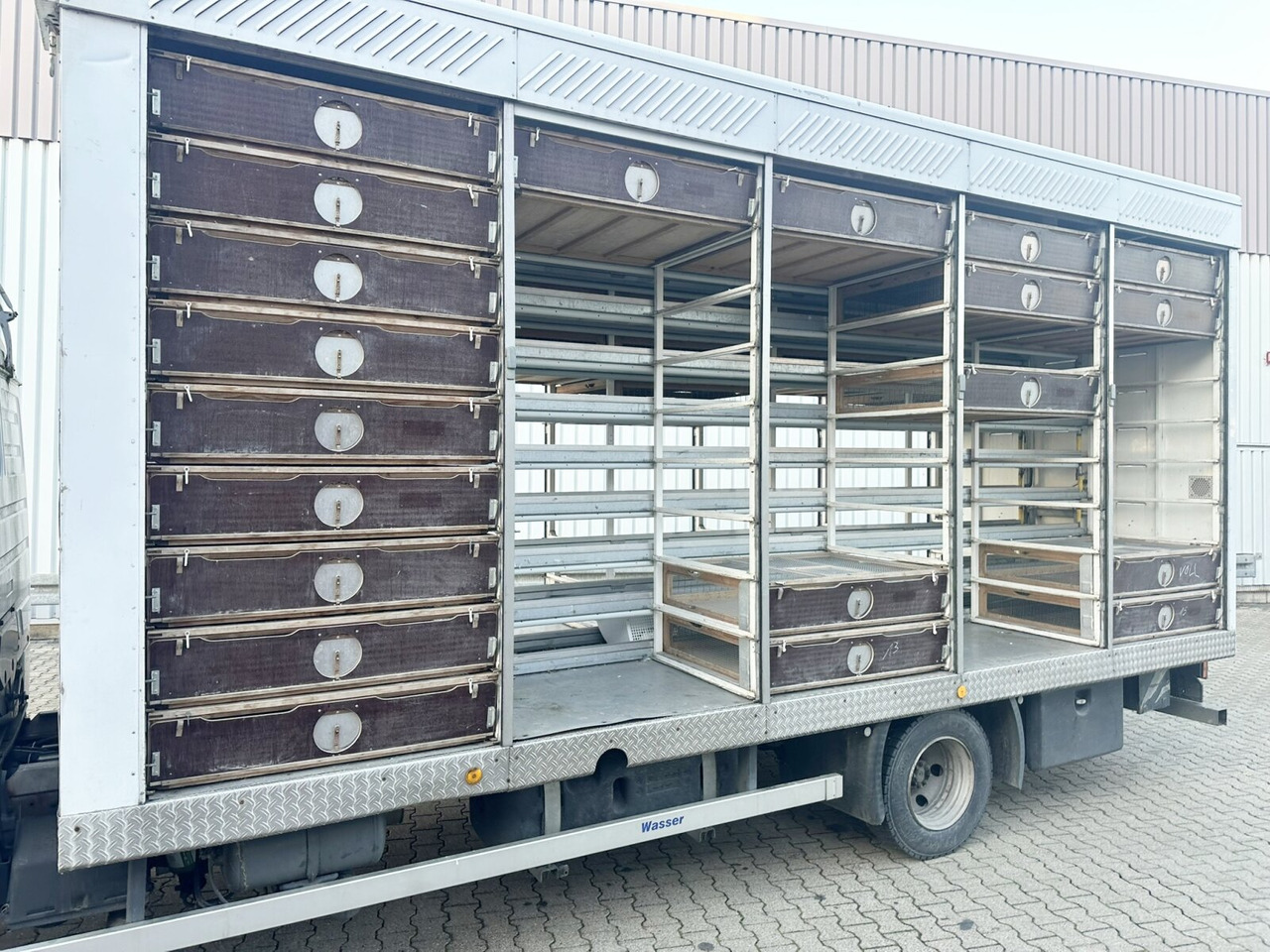 Mercedes-Benz LK 817 4x2 LK 817 4x2, Taubentransporter - Camion fourgon: photos 4 Mercedes-Benz LK 817 4x2 LK 817 4x2, Taubentransporter - Camion fourgon: photos 4