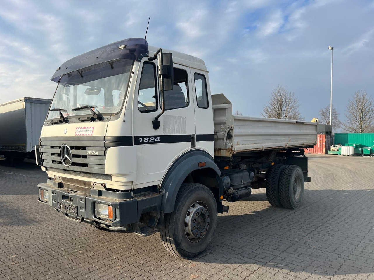 Mercedes-Benz SK 1824 AK 4x4 SK 1824 AK 4x4 - Camion benne: photos 1 Mercedes-Benz SK 1824 AK 4x4 SK 1824 AK 4x4 - Camion benne: photos 1