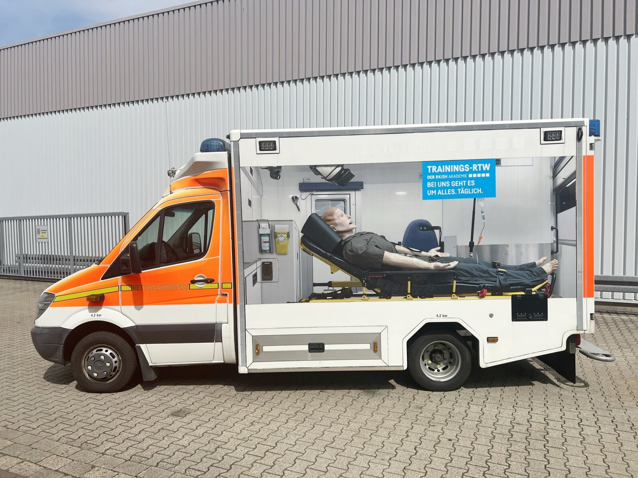 Ambulance Mercedes-Benz Sprinter 516 CDI 4x2 Sprinter 516 CDI 4x2, Rettungswagen, Bi-Xenon: photos 14