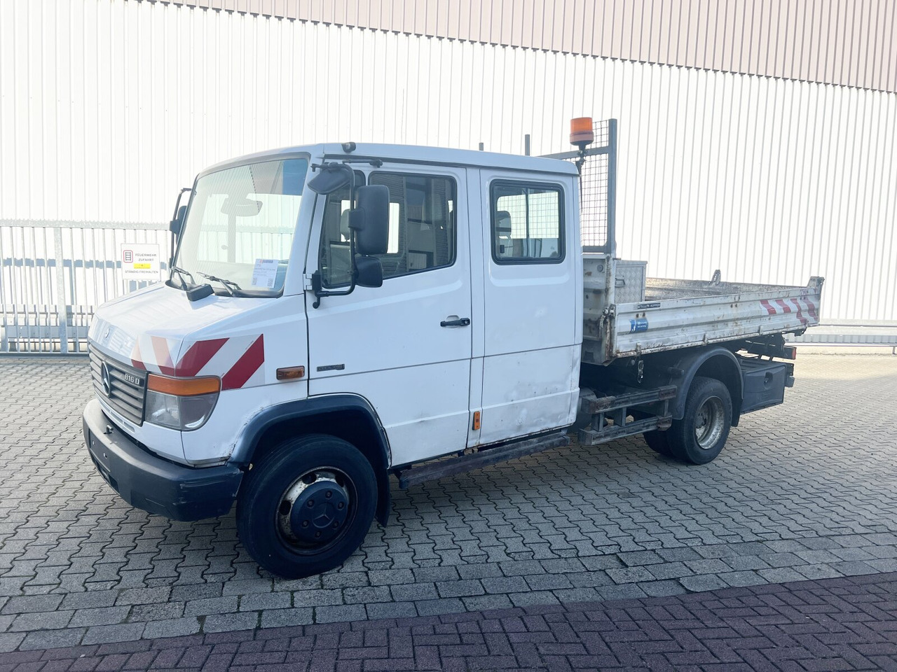 Mercedes-Benz Vario 816 D 4x2 Doka Vario 816 D 4x2 Doka, 2x AHK, Meiller Kipper - Camion benne: photos 1 Mercedes-Benz Vario 816 D 4x2 Doka Vario 816 D 4x2 Doka, 2x AHK, Meiller Kipper - Camion benne: photos 1