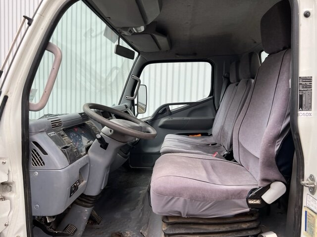 Mitsubishi Canter Fuso 7C15D 4x2 Canter Fuso 7C15D 4x2 - Camion benne: photos 2 Mitsubishi Canter Fuso 7C15D 4x2 Canter Fuso 7C15D 4x2 - Camion benne: photos 2