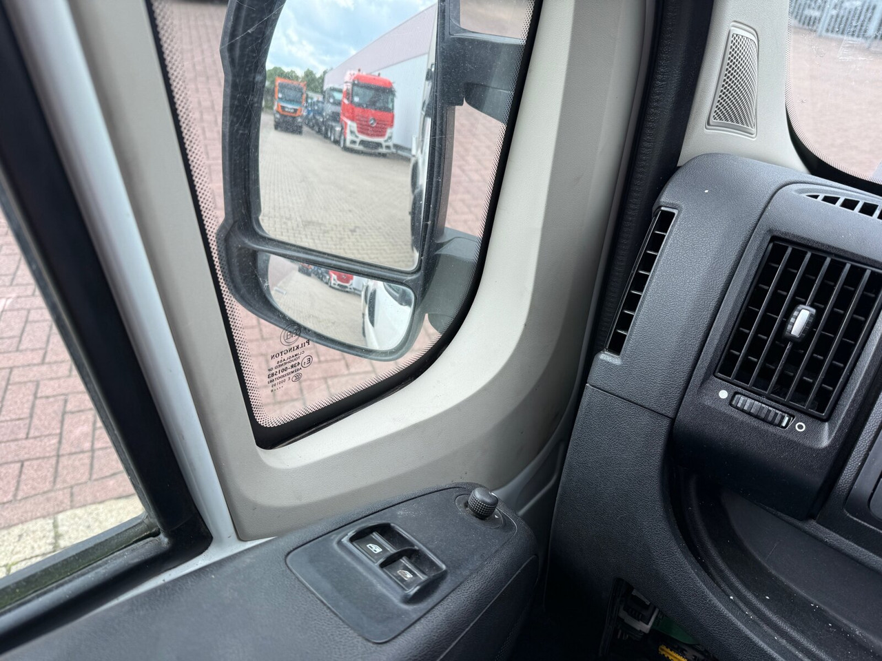Peugeot Boxer 4x2 Doka Boxer 4x2 Doka - Fourgon plateau, Utilitaire double cabine: photos 5 Peugeot Boxer 4x2 Doka Boxer 4x2 Doka - Fourgon plateau, Utilitaire double cabine: photos 5