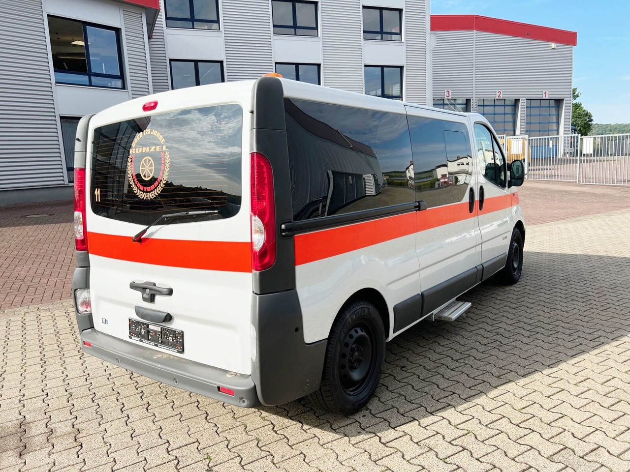 Crédit-bail Renault Trafik 2.0 dCi115 4x2 Trafik 2.0 dCi115 4x2, Krankentransporter Renault Trafik 2.0 dCi115 4x2 Trafik 2.0 dCi115 4x2, Krankentransporter: photos 14
