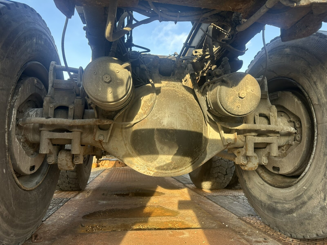 Scania 124C 400 6x6 124C 400 6x6 - Châssis cabine: photos 5 Scania 124C 400 6x6 124C 400 6x6 - Châssis cabine: photos 5