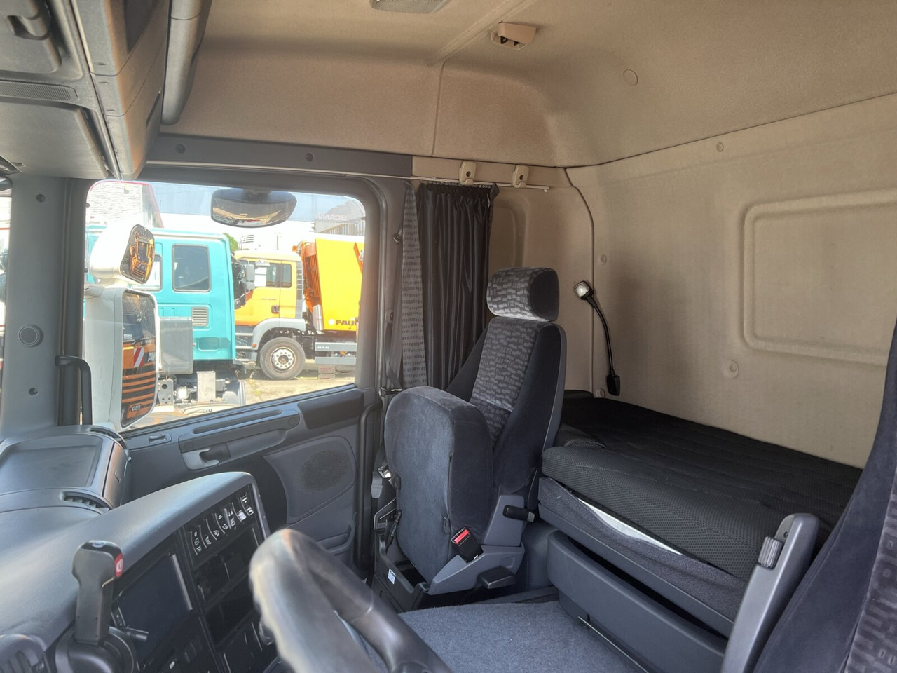 Camion fourgon Scania G420 6x2, ERSATZTEILSPENDER! G420 6x2, Liftachse, Hiab LBW, Motor defekt!: photos 5