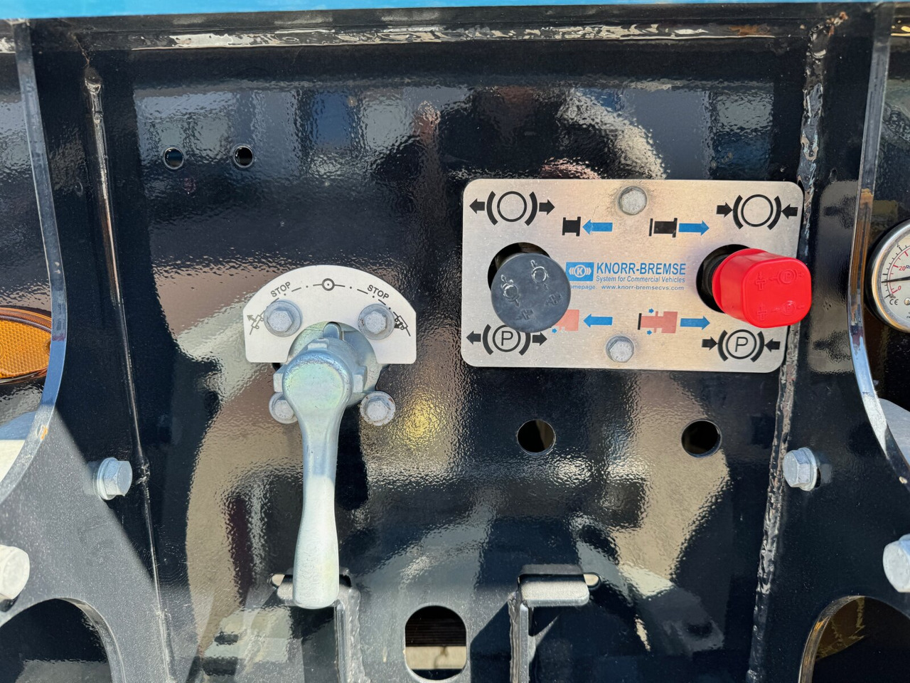 Euro ATM 24 Euro ATM 24, HARDOX Stahlmulde ca. 27m³, Liftachse - Semi-remorque: photos 2 Euro ATM 24 Euro ATM 24, HARDOX Stahlmulde ca. 27m³, Liftachse - Semi-remorque: photos 2